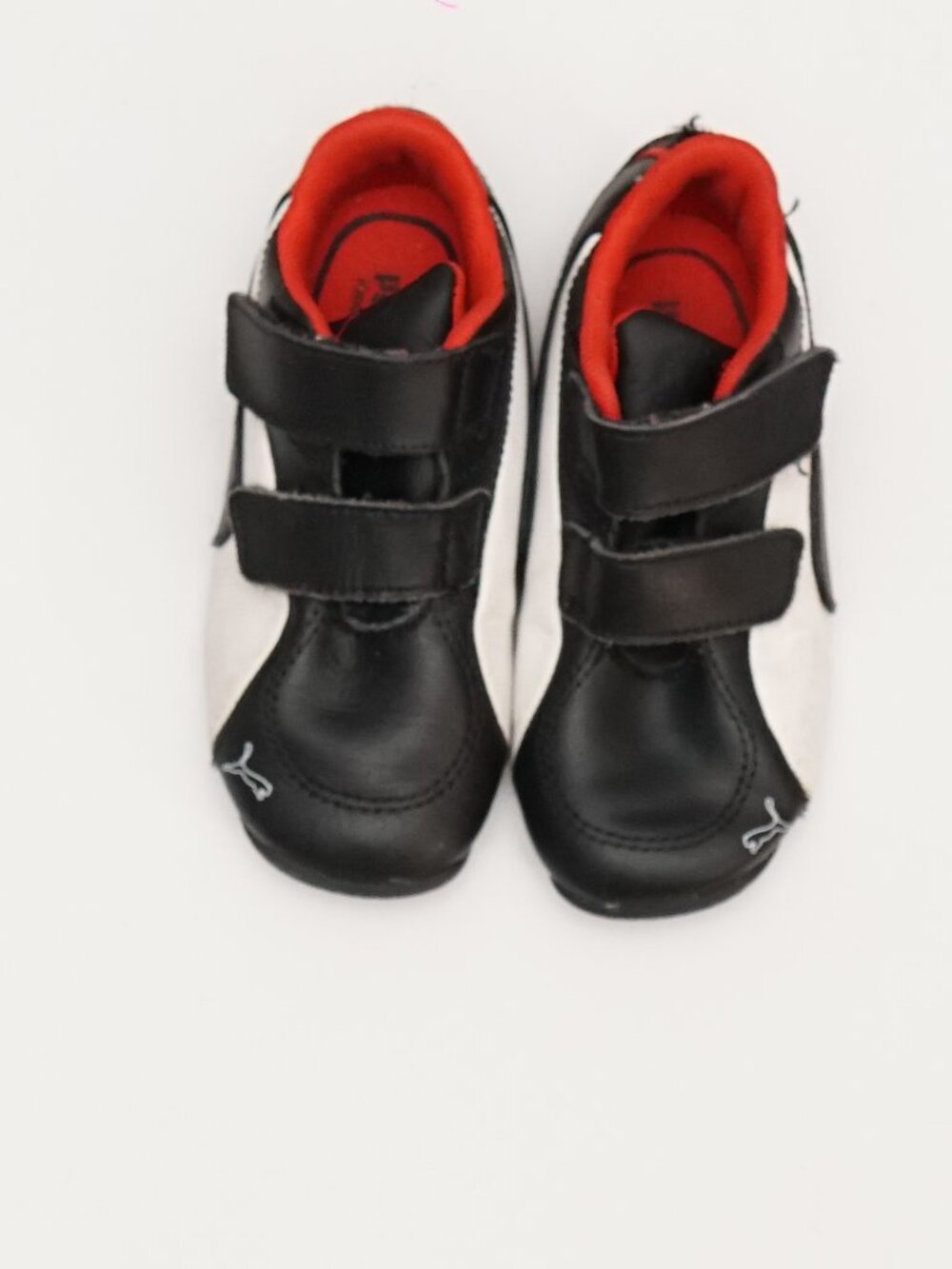 puma baby shoes size 8 for toddlers. Pre owned but in really good conditions